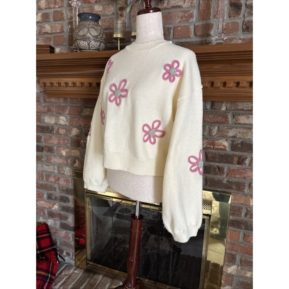 baltic born Ivory Sweater With pink Flowers Size Medium Cropped Wide Sleeve - Picture 2 of 6